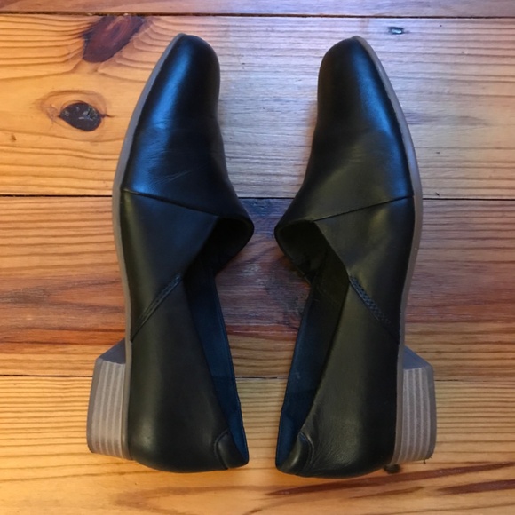 Clarks Black Leather Loafers, EUC, 9 - Picture 6 of 8